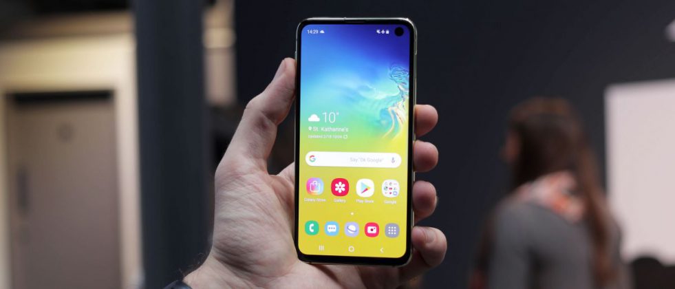 s10e display price