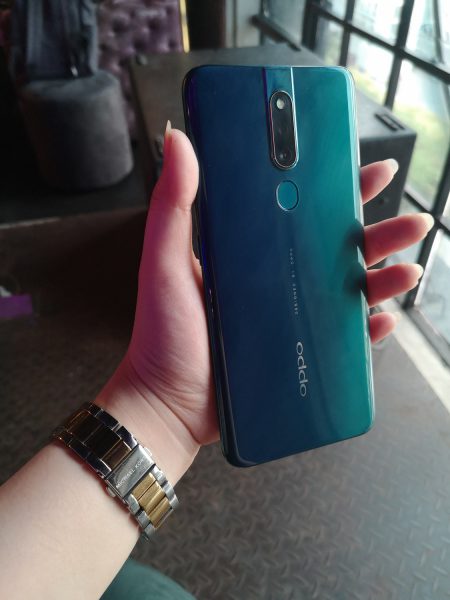 oppo-f11-pro-in-aurora-green