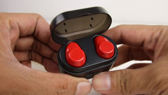 Rock EB30TWS Wireless Earphone 11